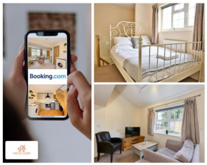 Cosy Contained Riverside 1bed - 2 Floors - Parking
